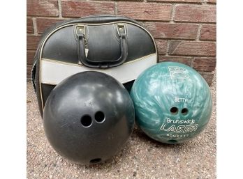 Pair Of Bowling Balls With 1 Bag