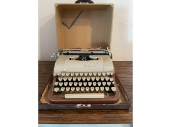 Vintage Underwood Typewriter In Case