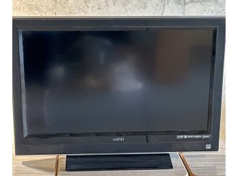 Vizio 32' HDTV True Surround Dolby Digital With Stand And Remote