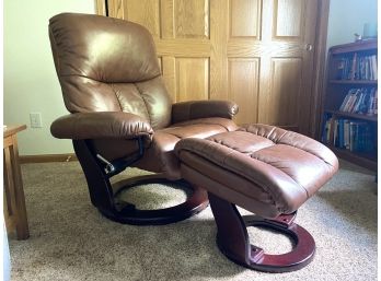 Fabulous Benchmaster Swivel Recliner Chair & Ottoman