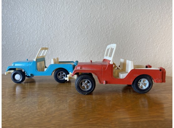 2 Vintage Hubley Toy  Jeep Cars