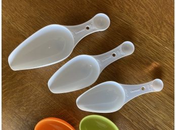 Set Of 6 Measuring Spoons /Cups