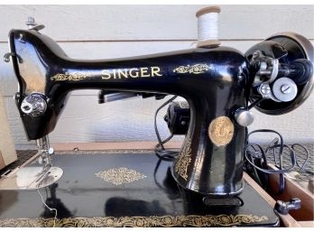 Fantastic Antique Portable Electric Singer Sewing Machine With Case Beautiful Decals Works