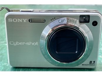Sony Cyber Shot Digital Camera With Accessories
