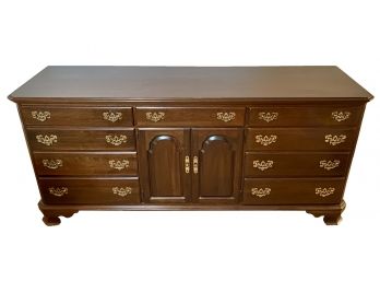 Beautiful Ethan Allen Large Dresser