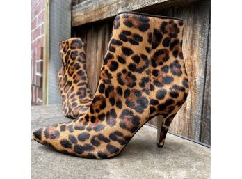 NWOB Vince Camuto Nandi Pointed Toe Leopard Print Ankle Boots Women's Size 8