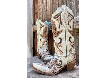 NIB Corral Vintage Turquoise Snip  Toe Embroidered Boot Women's Size 8