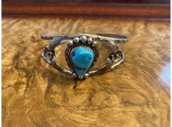 Nice Sterling Silver Native American Bracelet With Turquoise Stone