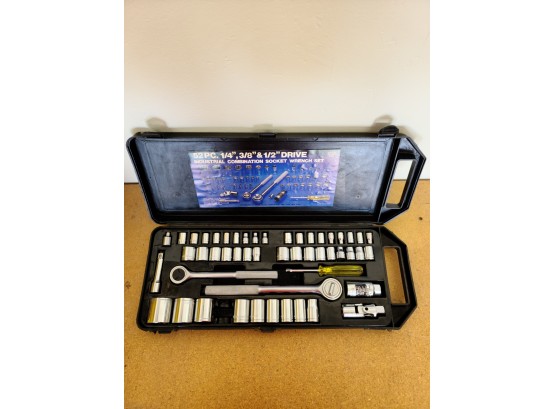 52 Piece 1/4, 3/8, 12 Drive Combination Socket Wrench Set