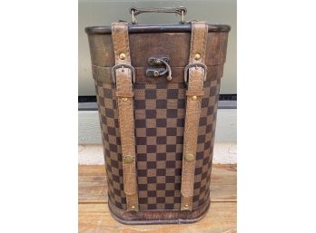 Louis Vuitton Like Material Wine Box With Leather Straps & Checkered Design