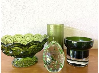 Collection Of 4 Green Toned Art Glass Pieces Including Fenton