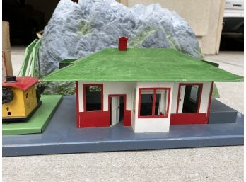 Collectible! Vintage American Flyer Station, Crossing Gate, & Matterhorn Train Component