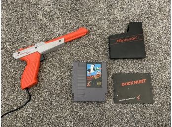 Nintendo Zapper Gun & Duck Hunt Game Bundle
