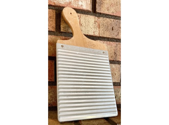 The Hand-E Board Small Vintage Washboard From Hand-E Mfg Co