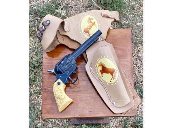 Horse Motif Toy Pistol With Holster