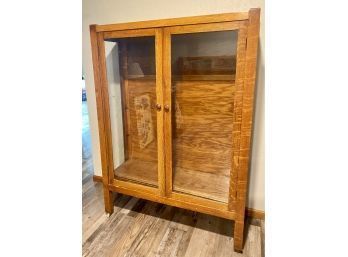 Oak Veneer Curio Cabinet (With 3 Wooden Shelves)