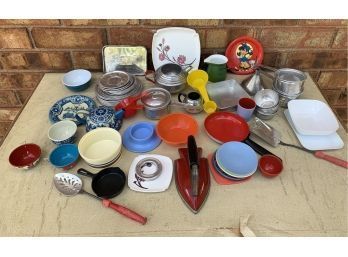 Large Collection Of Vintage Childrens Dishes