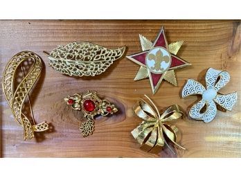 Lot Of Vintage Costume Jewelry Broaches