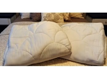 Pair Of Twin Mattress Pads. Scalloped Stitching, Deep Pocket, Cotton And Polyester, Very Thick And Luxurious.