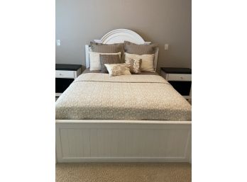 Lovely Cottage White Queen-Sized Bed Frame