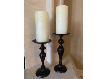 Set Of 2 Candle Sticks With Decorative Candles