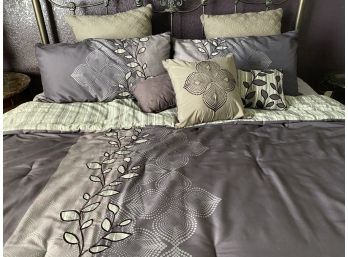 King Sized Purple & Gray Reversible Comforter With Ralph Lauren Sheets