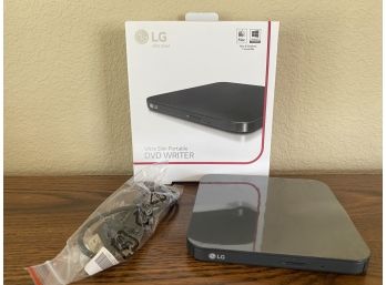 LG Ultra Slim Portable DVD Writer Model SP80NB80