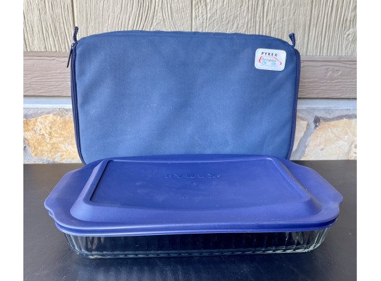 Pyrex Baking Dish With Carrying Case