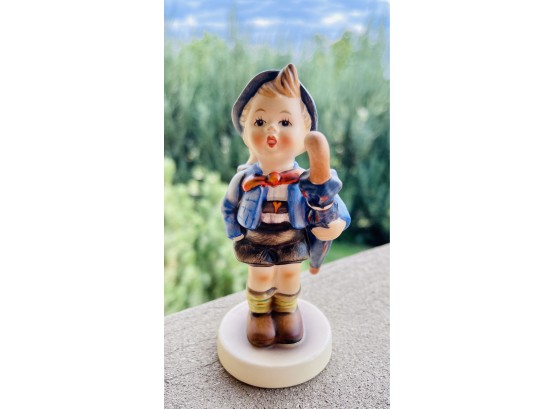 Goebel-Hummel 'Home From Market'figurine