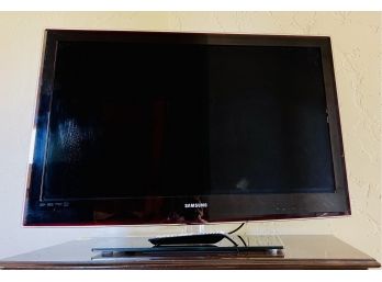 Samsumg LED TV With Remote 42' Series 6000