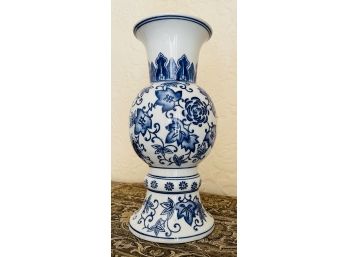 Blue/white Porcelain Asian Style Vase