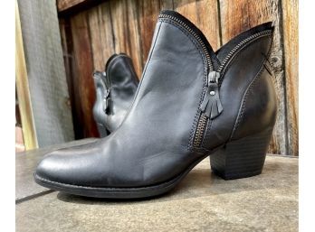 Earth Hawthorne Black Leather Ankle Boots Women's Size 8.5