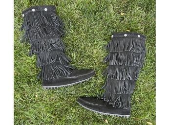 NWOB Minnetonka 5 Layer Fringe Moccasin Boot - Black Suede Women's Size 9