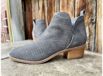 Dolce Vita Kaidie Gray Perforated Ankle Boots Women's Size 7.5