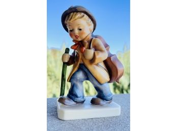 Goebel-Hummel 'Little Cellist 'figurine