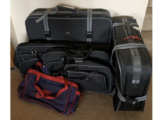 Catalina Luggage 2 Lrg Suitcases, 2 Duffle Bags And 1 Vintage Nike Duffle