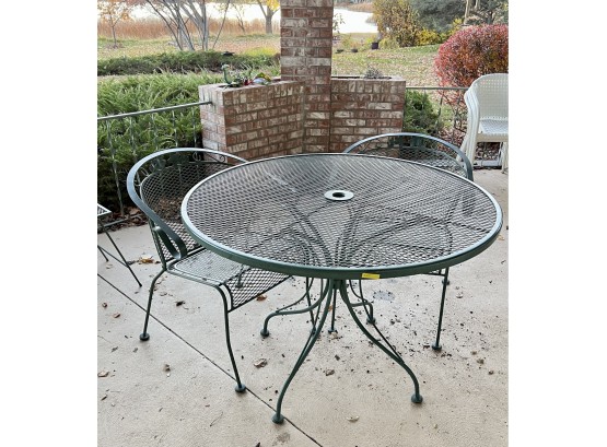 Sunbeam Green Metal Circular Outdoor Table With 2 Chairs And Side Table