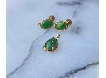 14k Gold With Green Stone Earrings And Pendant