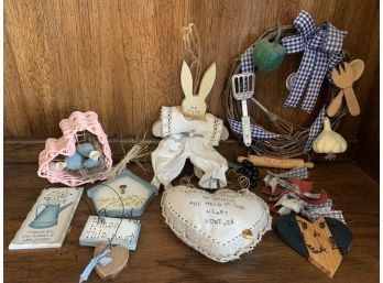 Vintage Kitchen Decor W Wreath, Bunny And More