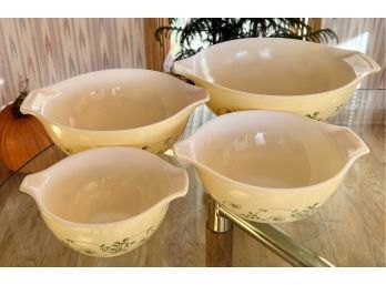 4 Vintage Pyrex Graduated Bowls With Handles, Pale Yellow With Green Flowers