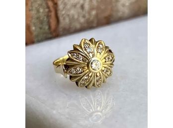 585 Gold Flower Ring W Diamonds
