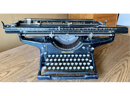 Wonderful 1920s Antique Underwood Standard Typewriter