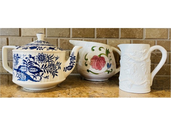3 Ceramic Tea Pots