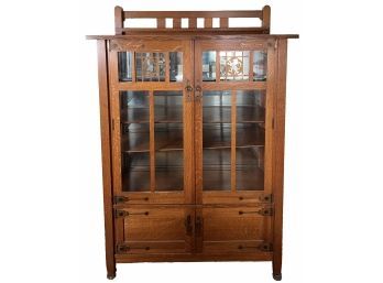 Amazing Stickley Bros Oak China Cabinet, Arts And Crafts Style, With Glass Doors, Overlaid Copper Lion Accents
