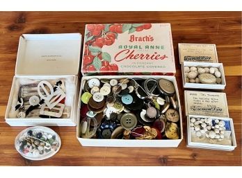 Various Unsorted Antique Buttons & Pearl Buttons