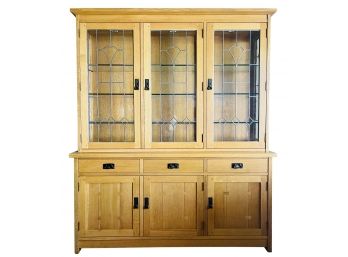 Fantastic Stickley Mission Oak China Cabinet With Glass Shelfs And Leaded Glass