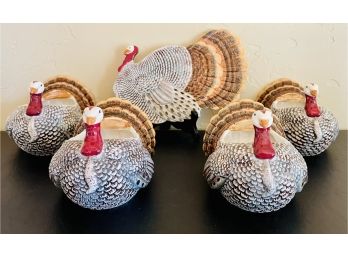 Five Piece Ceramic Turkey Lot With Four Bowls And One Wall Piece