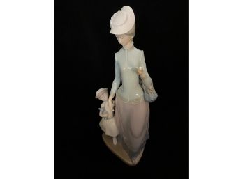 Lladro 1353 Lady With Girl