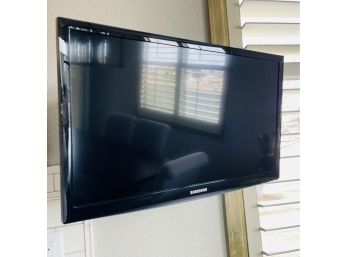 Samsung Flat Screen TV With Remote