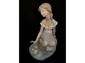 Lladro Privilege Figurine Reflections Of Helena Girl & Flowers 7706
